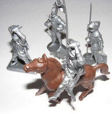 4 silberne Ritter Figuren