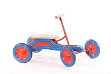 alter Ruderrenner Auto Blech