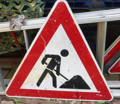 Altes verkehrsschild dreieck - altes,