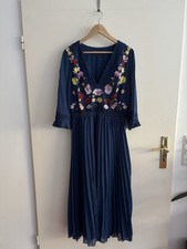 Dunkelblaues Maxikleid mit