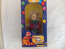 SIMBA TOYS PORZELLAN HANDBEMALT CLOWN WORLD CLOWN MIT ROTE WESTE H: CA 17 CM