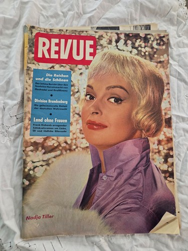 Revue zeitschrift zeitung - zeitschrift,