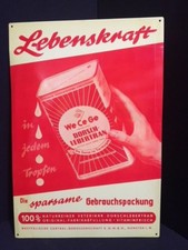 Lebenskraft in jedem Tropfen We Ce Ge Dorsch Lebertran Blechschild rot D 1950 