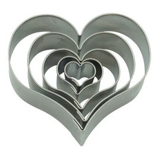 5 Herz-Ausstecher aus