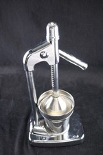 Saftpresse / Orangenpresse / Zitruspresse / Fruchtsaftpresse in verchromt