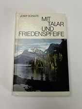 Mit Talar und Friedenspfeife