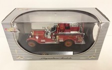 Signature 1:32 ,,1921 American La France Fire Pumper,, Feuerwehr ,,NEU in OVP,,