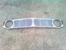 Volvo 140 142 144 Limousine Caravan Kühlergrill