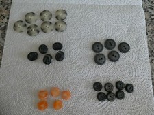 3 x 5 Stück und 2 x 7 Stück Knöpfe, Knöpfe, Knopfsammlung