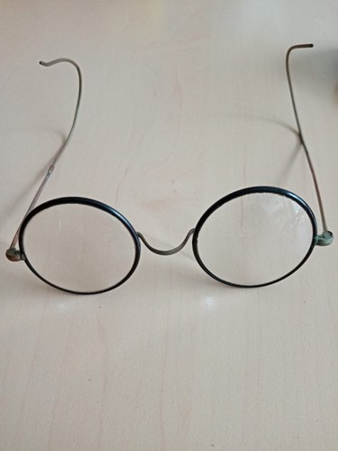 Antike brille mit etui - antike,