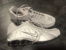 Nike shox R4 Grau 45 sneaker nikes Turnschuhe Schuhe Sneaker