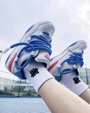 Sneakers/Turnschuhe und