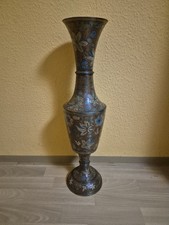 Große dekorative Metallvase