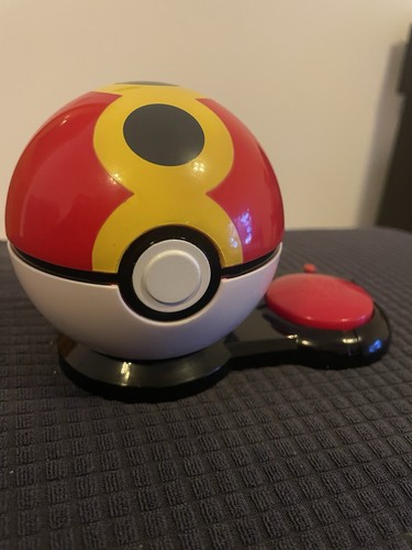 Pokemon pokeball dreht und - dreht,