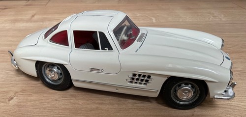 Burago mercedes benz - 1:18,