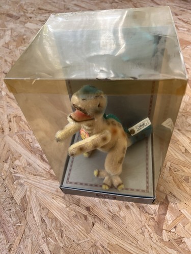 Steiff museum collection - steiff, tyros