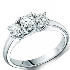 Drei Stein Ring 2Kt Diamant