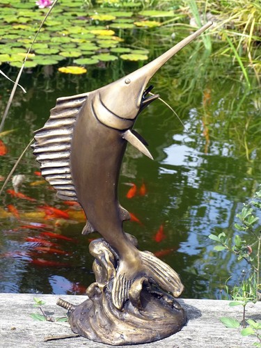 Bronzefigur schwertfisch teich - bronzefigur,
