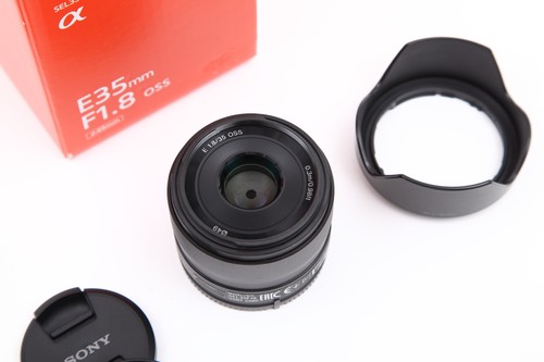 Sony 35mm 8 oss - e, f/1.8