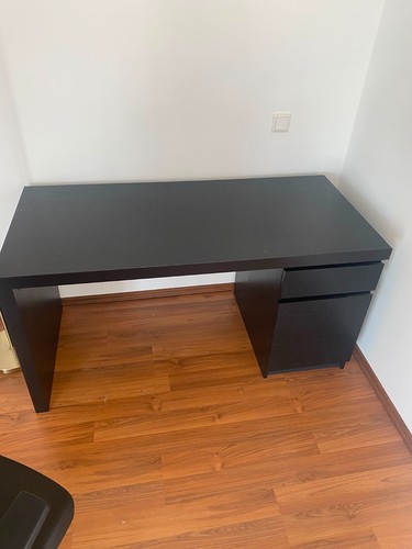 Schwarzer schreibtisch von - schwarzer,