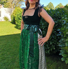 Dirndlbluse aus Spitze mit Punkten, mit Flügelärmeln, Gr. 34-36, Neu