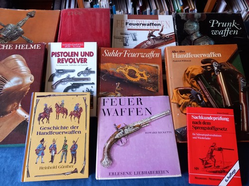 Bücher zum thema waffen - bücher,