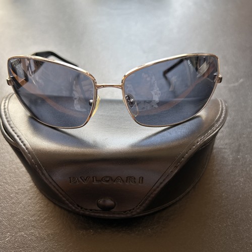 Bulgari sonnenbrille mit etui - bulgari,