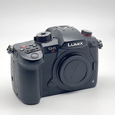 Panasonic LUMIX DC-GH5S mit Zubehörpaket, Akkus, Ladegerät