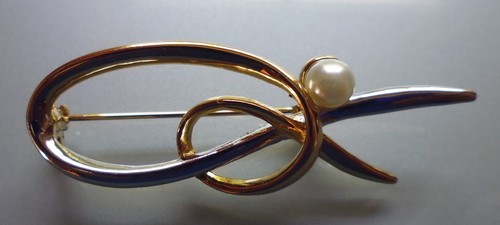 Schöne geschwungende brosche - schöne,