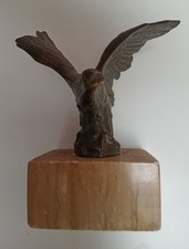 Briefbeschwerer Tischadler Adler auf Sockel antik