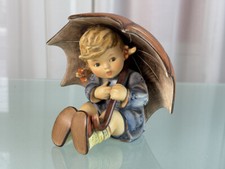 Hummel Figur 152/0B. Geborgen
