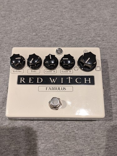 Red witch famulus - red,