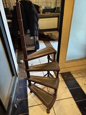 Bibliothek Treppenstufe