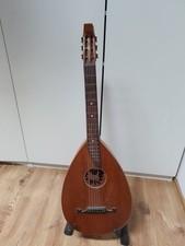 6saitige  Gitarrenlaute zu