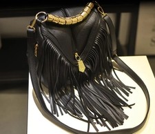 Handtasche schwarz mit Fransen