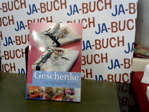 Geschenke verpacken.