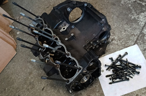 Motorblock leer
