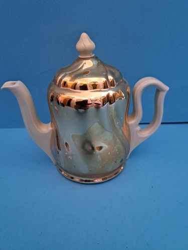 Alte kaffeekanne mit - kaffeekanne,