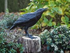 Bronzefigur Rabe weiblich