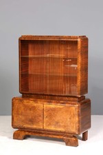 Edle Art Deco Vitrine Nussbaum Vitrine massiv Holz Antik Schrank Regal