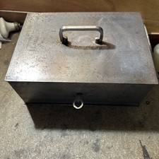 (n2) Alte Schachtel Aus Metall