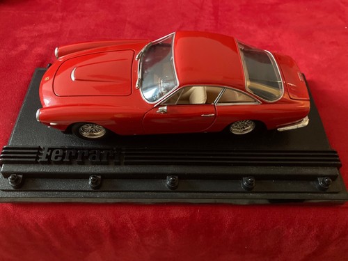 Modellauto ferrari rot 18 - ferrari,