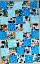 40 kleine Stoffreststückchen  - bunt - á ca. 5x5cm