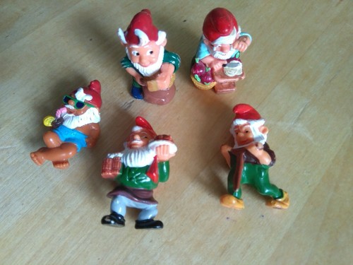 Eier figuren zwerge - Ü,