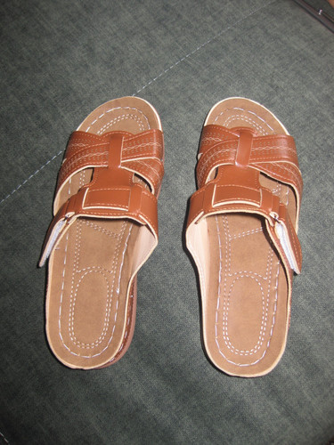 Schlappen hellbraun neu - ,