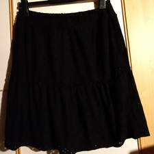 Janina   Rock  stufig  Gummizug  Lochmuster schwarz gefüttert Gr.  44 Neu?