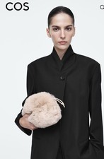 Cos KLEINE CAVATELLI CLUTCH – FAUX FUR Original. Neu .