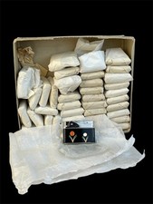 Vintage Feuerzeug Unbenutzt OVP. Ca. 1950/60er Jahre Schwarz Blume Rot Weiß