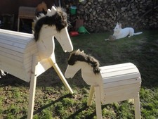 2 Stück Holzpferd