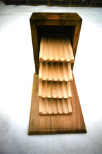 Zigarettenspender aus Holz